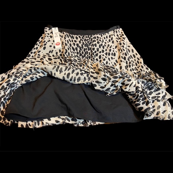 DKNYC NWT Ruffle Animal Print Skirt Size 4 Tan - Picture 4 of 8